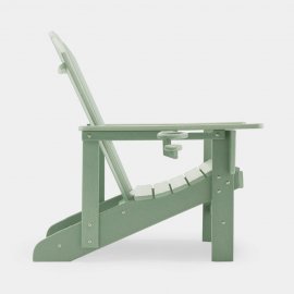 Scaun armat pentru gradina VonHaus 2500920, din polietilena, cu suport de pahar, capacitate maxima 110 kg, culoare verde salvie