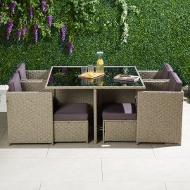 Set de luat masa in gradina, din 9 piese, o masa, 4 scaune si 4 tabureti VonHaus 2500977, cu aspect din ratan, cadru din otel, maro