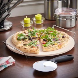 Set piatra de pizza din ceramica, cu manere, si taietor din otel inoxidabil VonShef 1507047/ 1000341, diametru 33 cm/  13 inch